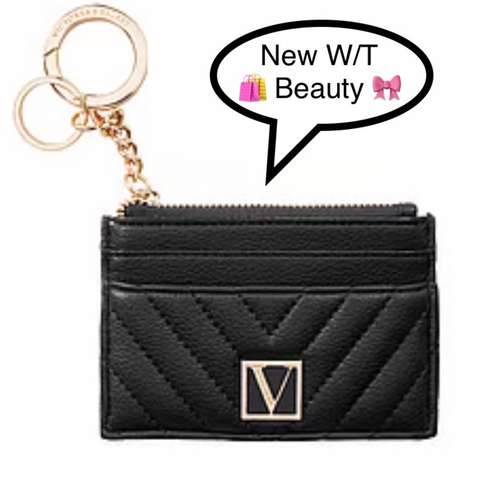 🎀 Victoria's Secret NWT
The Victoria Card Case Keychain